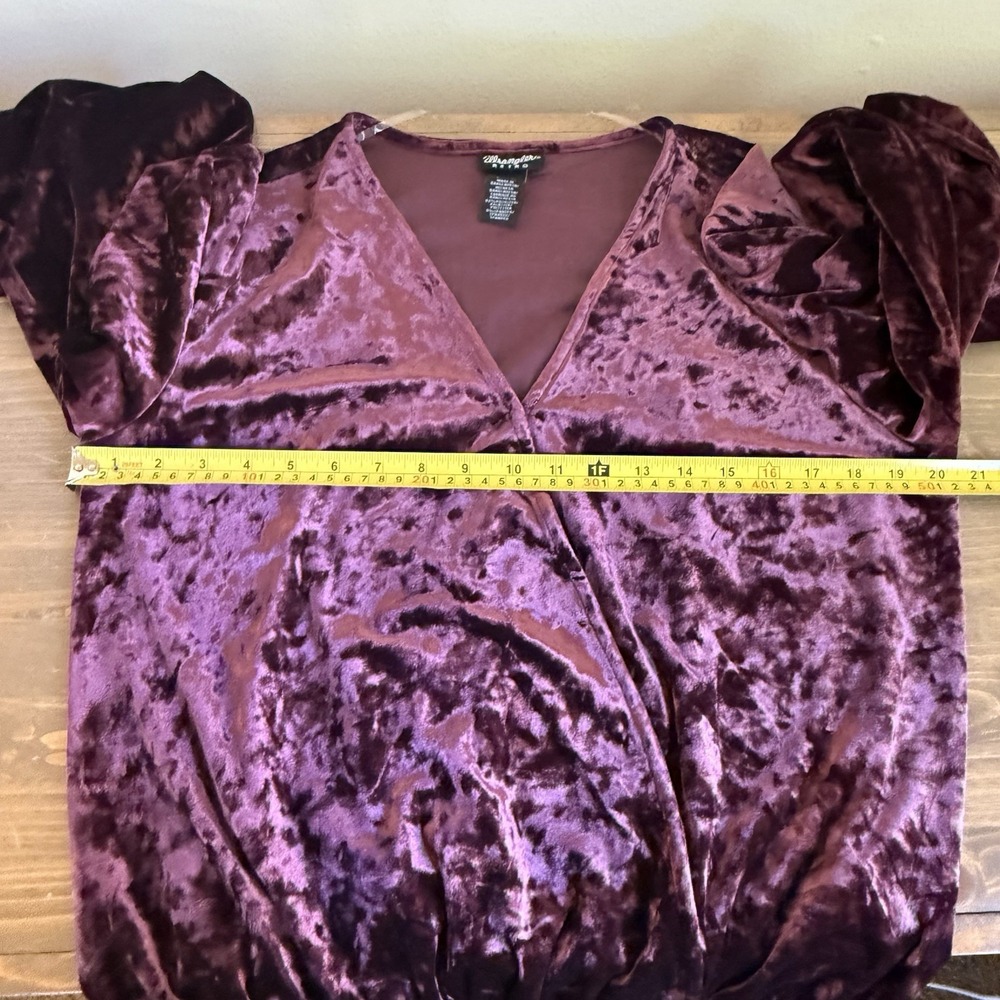 Wrangler Retro Womens Medium Burgundy Balloon Sleeve V-Neck Wrap Velvet Blouse - Picture 7 of 8